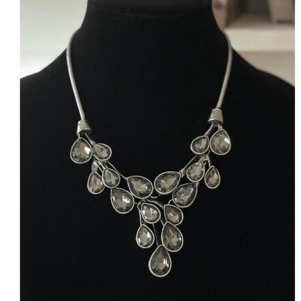 Glam chic Stunning  Bib Style Necklace